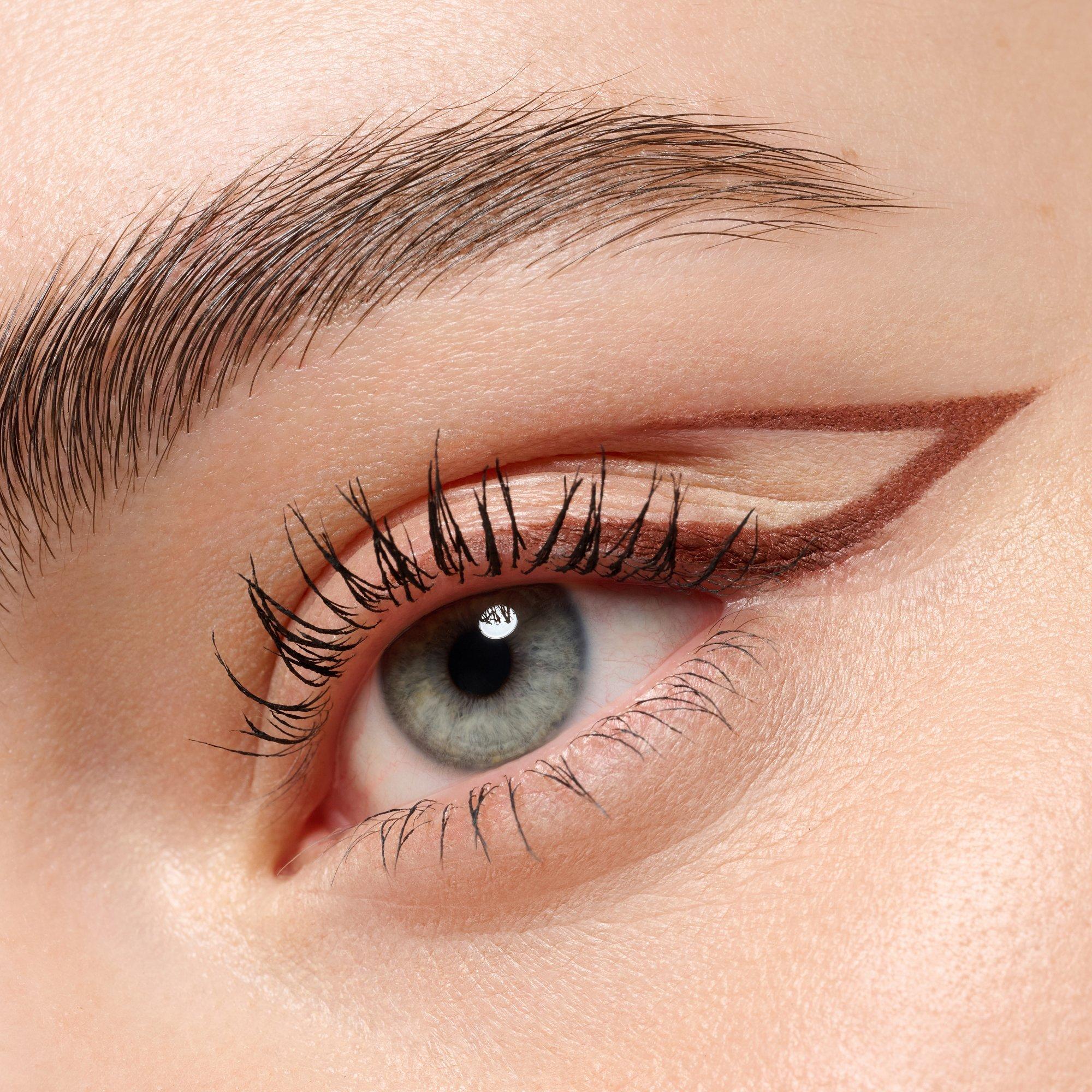 LONG-LASTING eye pencil