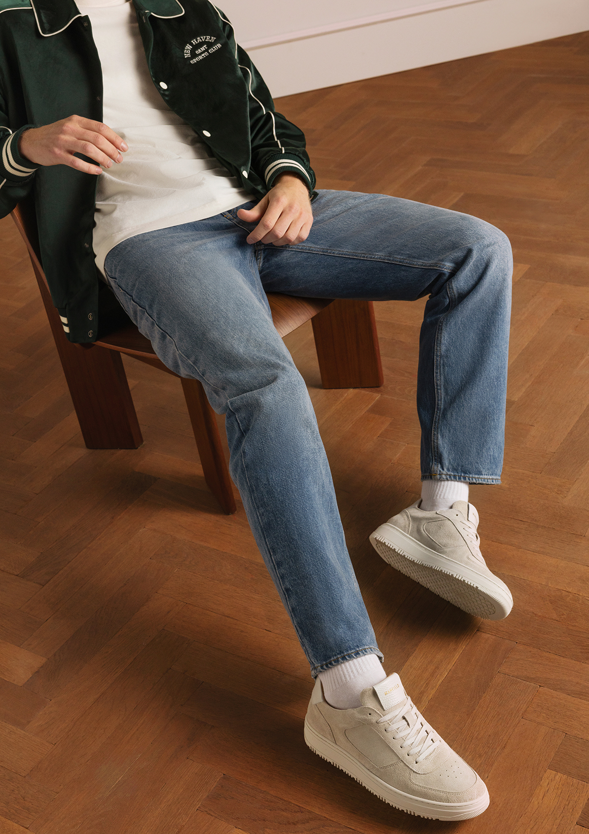 Licht grijze suède sneakers