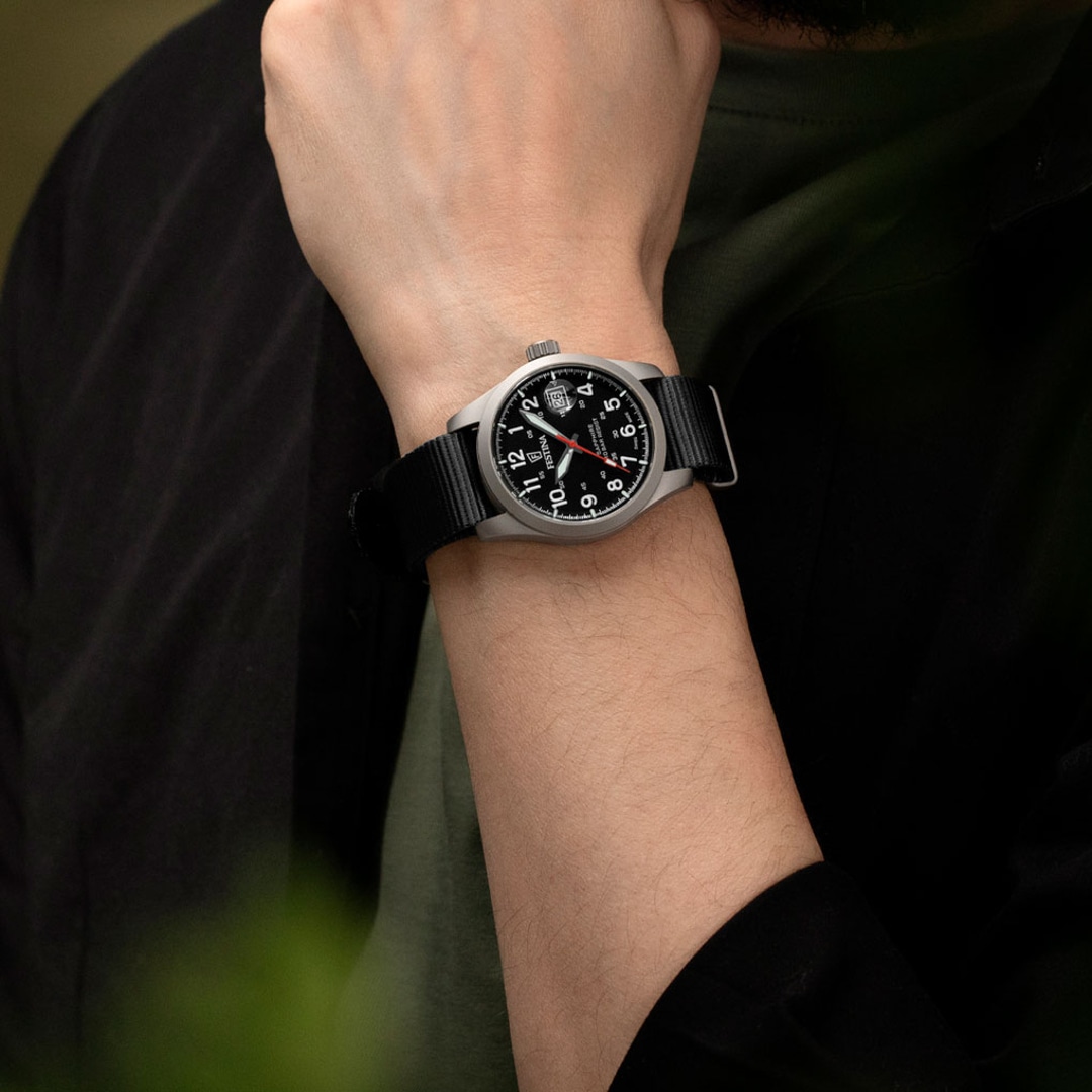 Festina Swiss Field Nato Date Schwarz