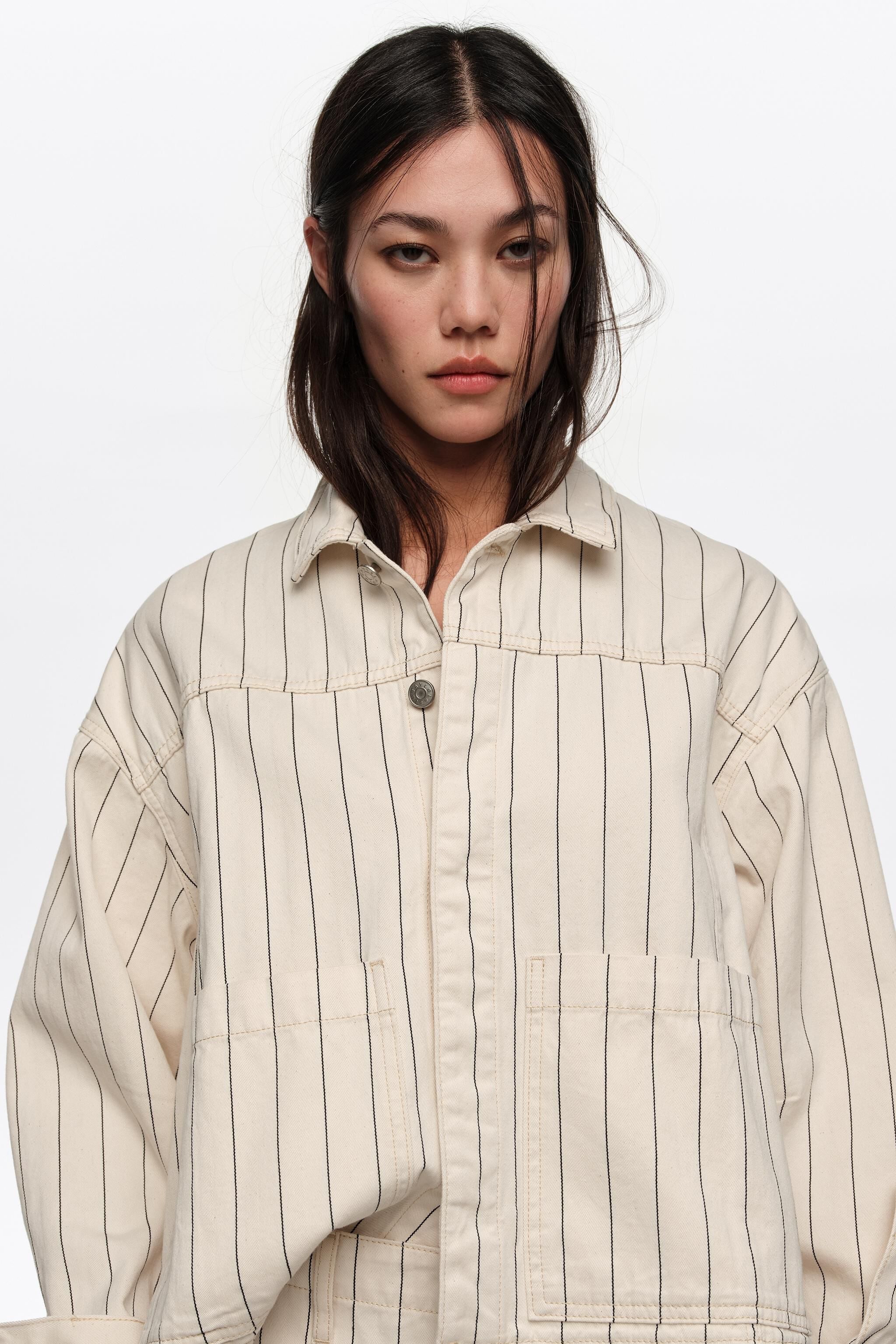Jaqueta jeans evasê listrada off-white