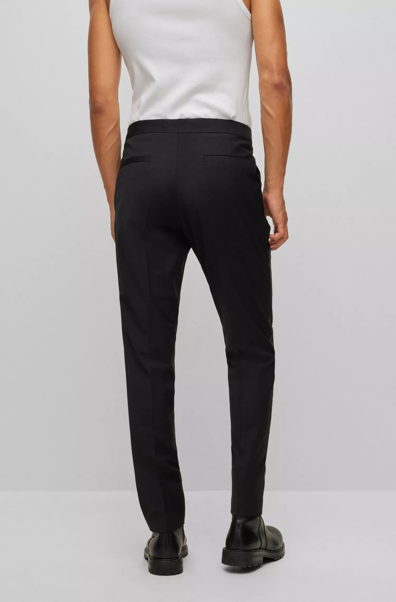 Calças HUGO vermelhas, extra slim fit, em mistura de lã elástica.
