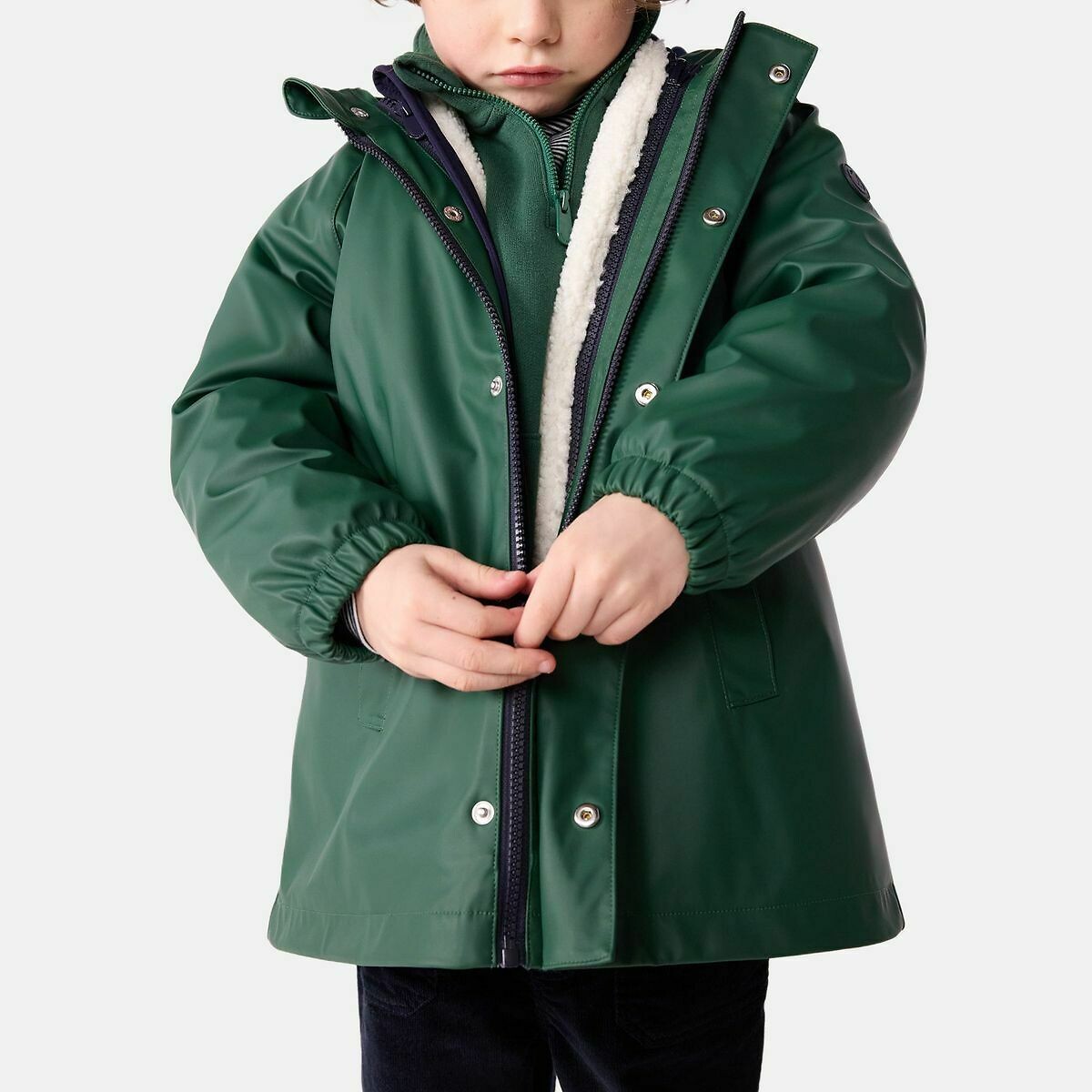 PETIT BATEAU<br>Capa de chuva 3 em 1, ideal para todas as estações.