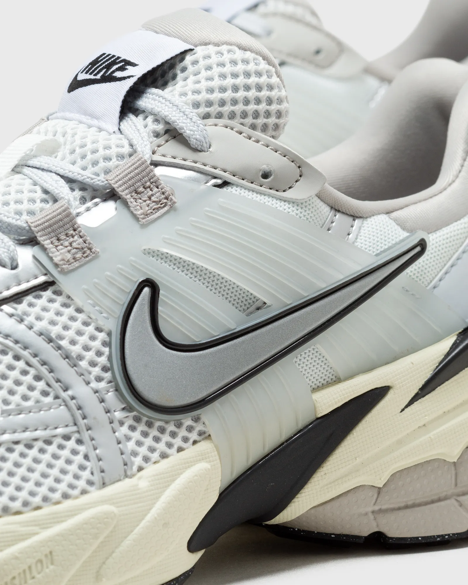 Nike WMNS NIKE V2K RUN