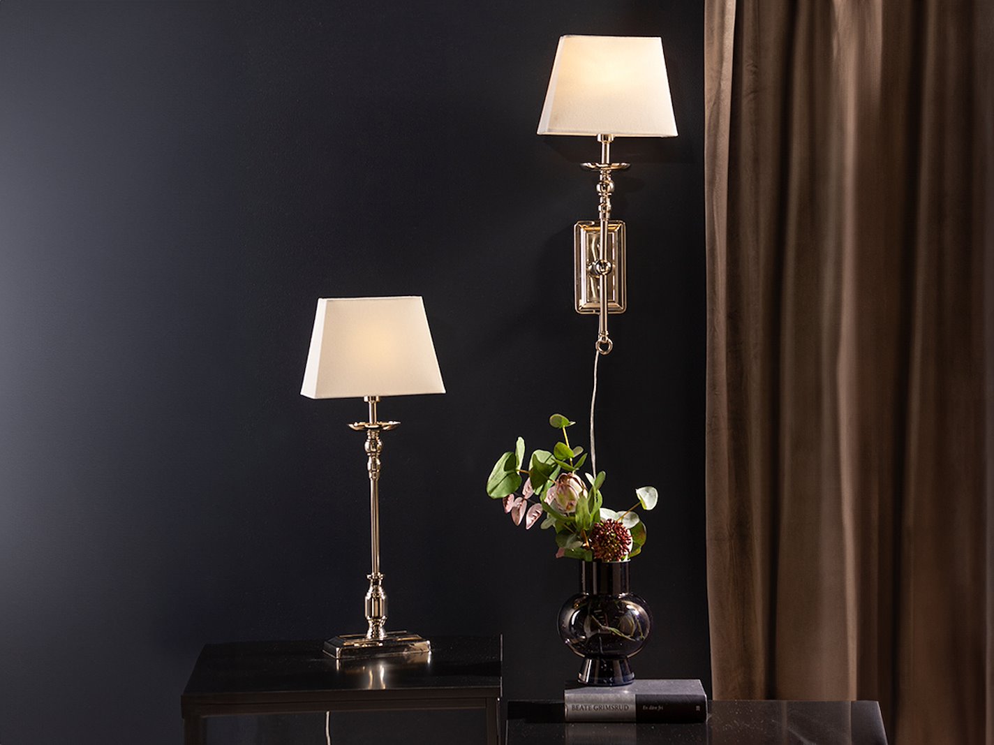 Dina bordlampe Krom. H47 cm med skjerm.