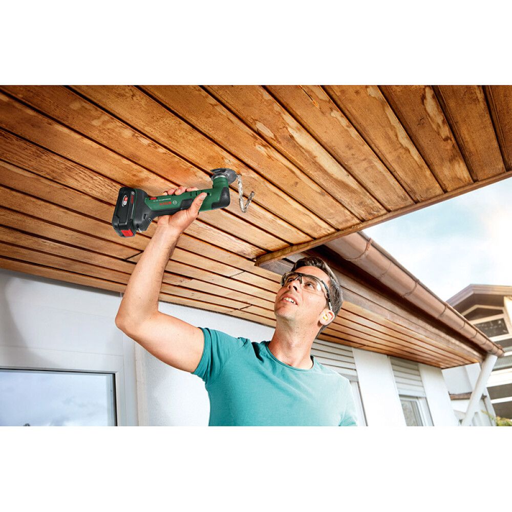 MULTIVERKTØY BOSCH UNIVERSAL MULTI 18-32 18V UTEN BATTERI