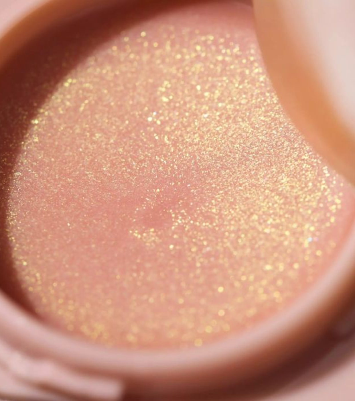 Catrice - *Kiss & Glow* - Protetor labial brilhante - 01: Lust For Love