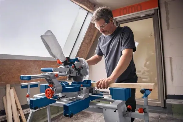 Bosch KAP-/GERINGSSAV GCM 18V-216 D SOLO - SOLO