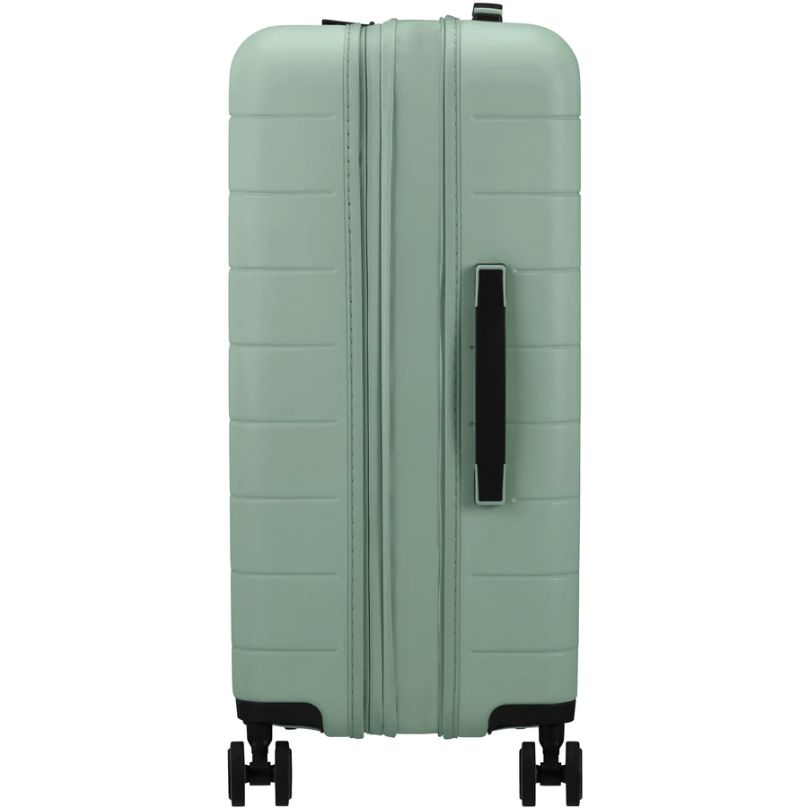American Tourister Novastream - 4-Rollen-Trolley M 67 cm erw. nomad green