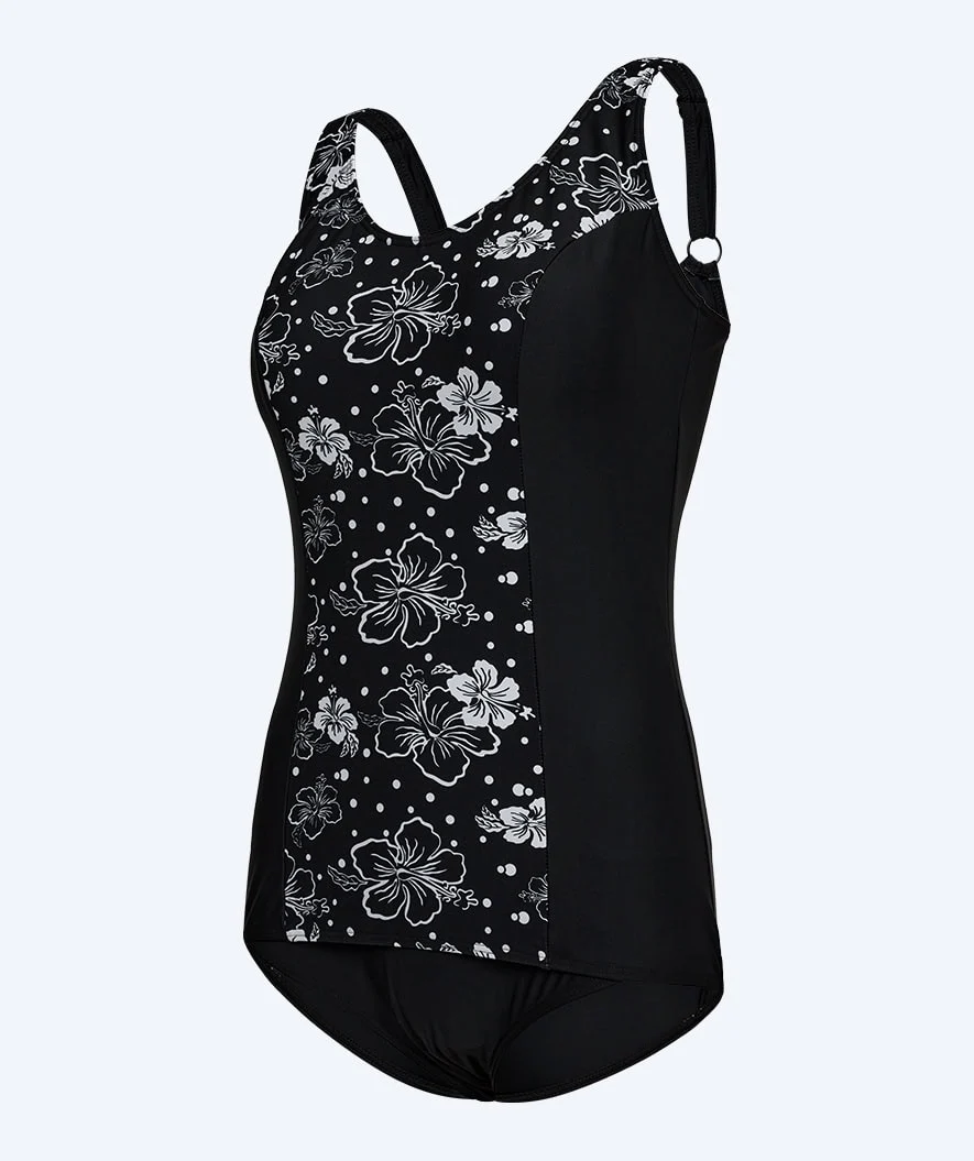Watery badedragt plus size til damer m. blomster - Vale - Sort/hvid