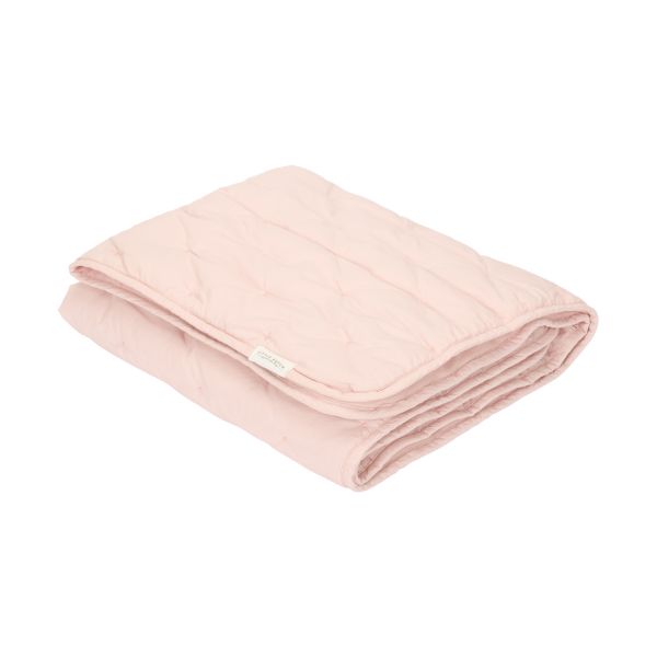 Little Dutch Ledikantdeken - Blossom - 110x140 cm/h2> Breng warmte en charme in de kamer van je kleintje met de Little Dutch Bedsprei Ledikant - Blossom. Dit prachtige gewatteerde deken van 100% biologisch katoen heeft een geborduurde popeline voorka
