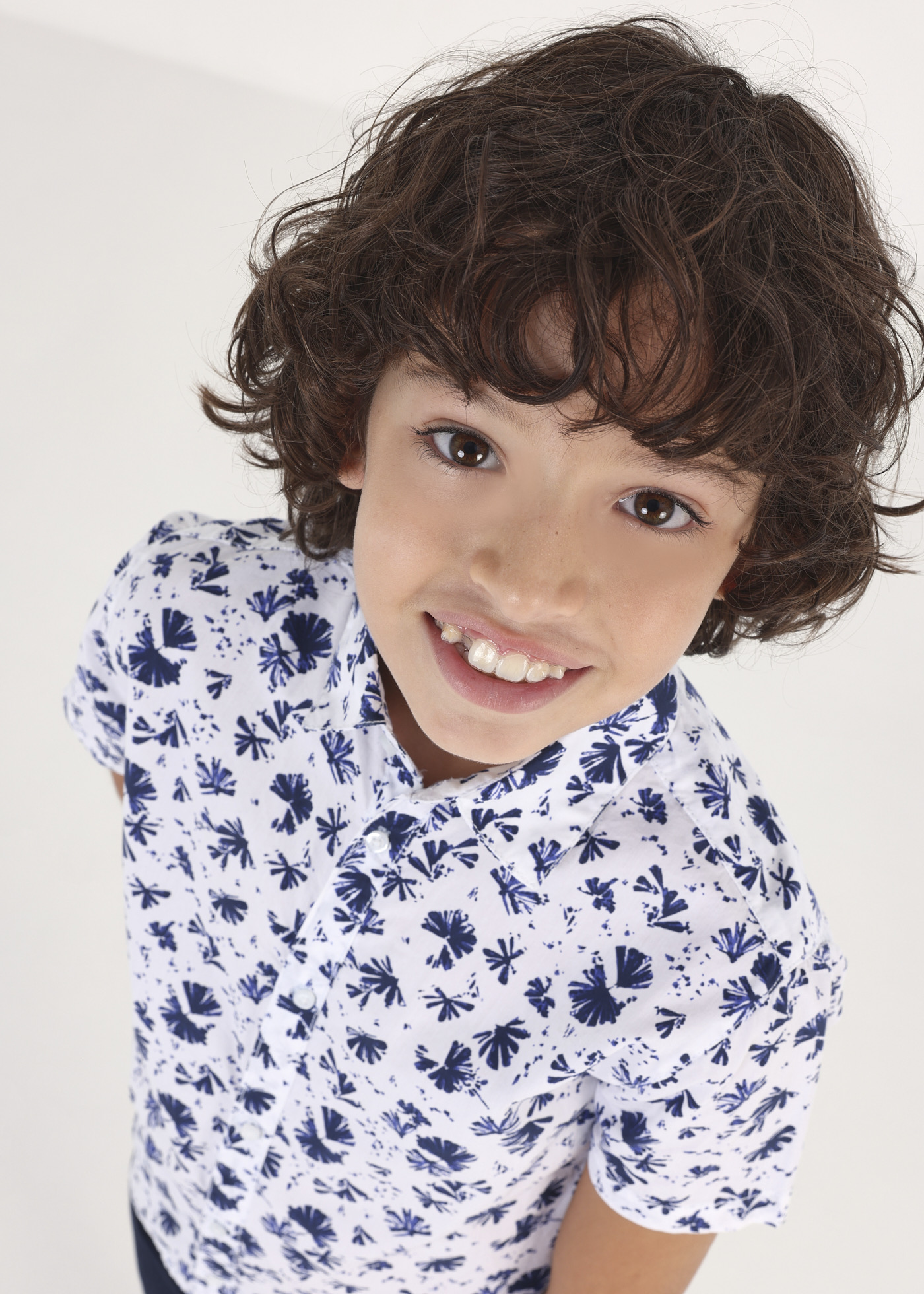 Camisa de algodão estampada de manga curta para meninos