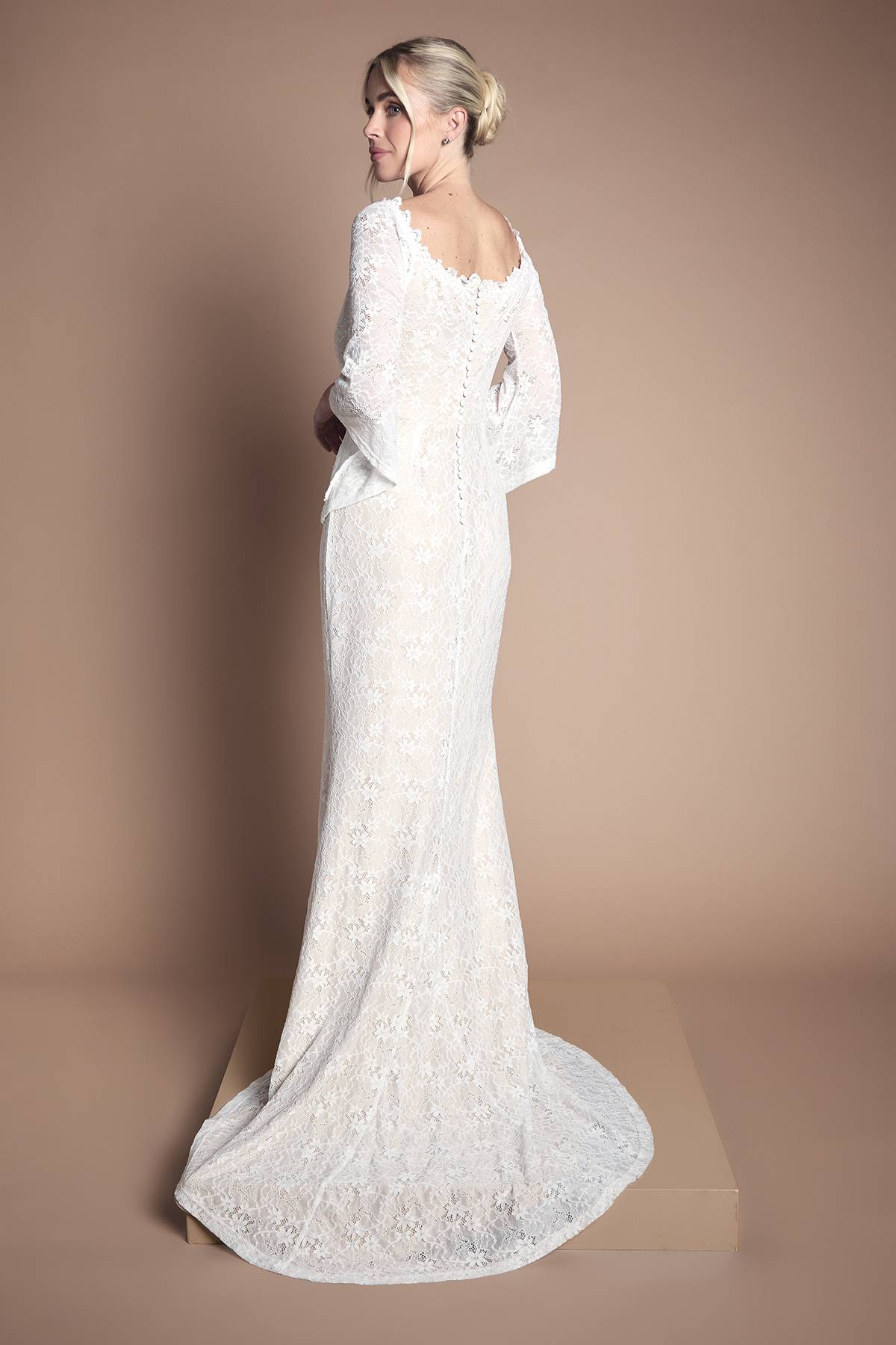 Coast Robe De Mariée Coast Honoured Petite À Épaules Dénudées Bardot Bohème En Dentelle Coupe Sirène