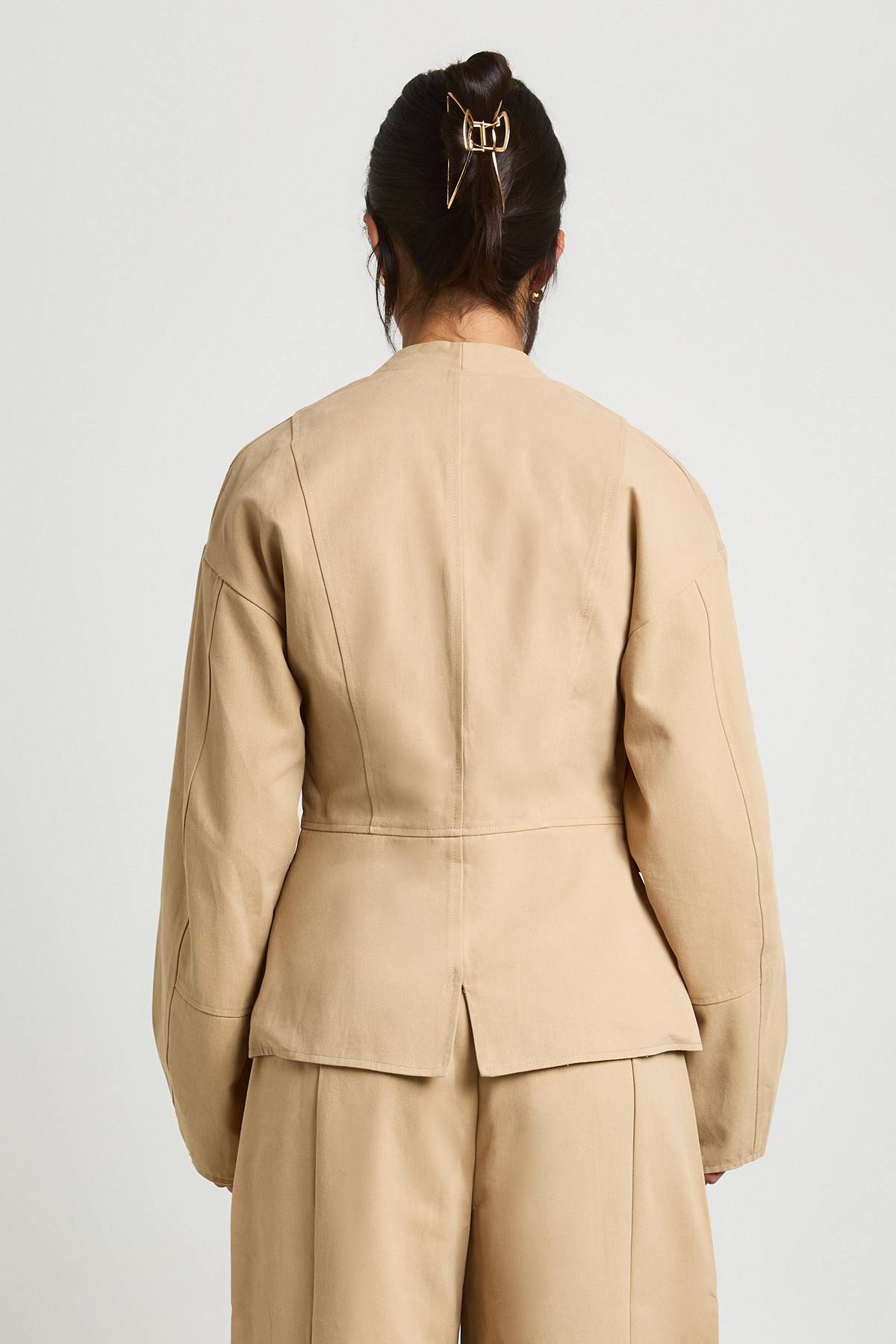 boohoo Blazer en sergé ajusté à manches baril