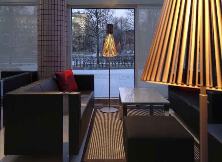 Secto Design Secto 4210 vloerlamp zwart