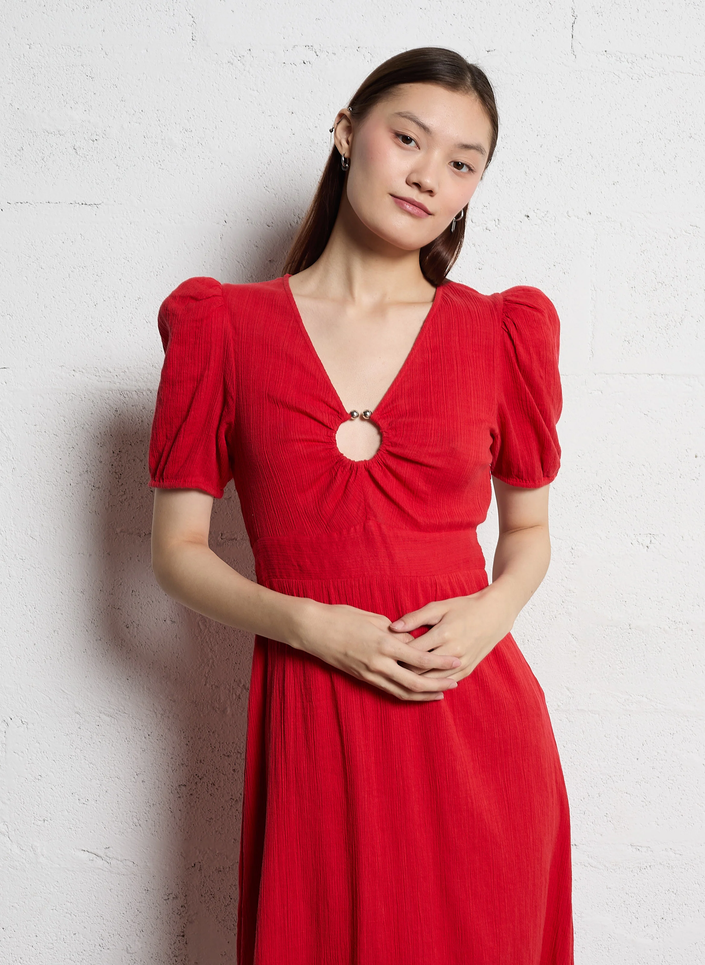 STELLA - Robe midi col v à manches courtes en coton| Rouge