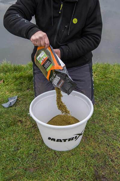 Seau Matrix Groundbait Bucket & Lid (17L)