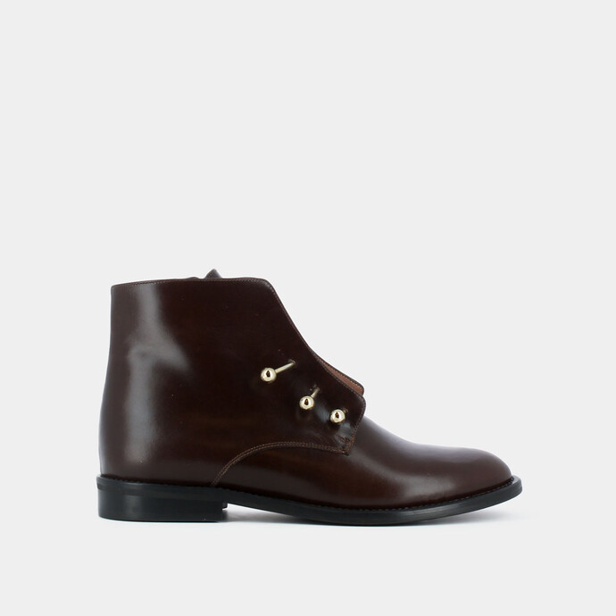 Boots à barres métallisées  en cuir cognac