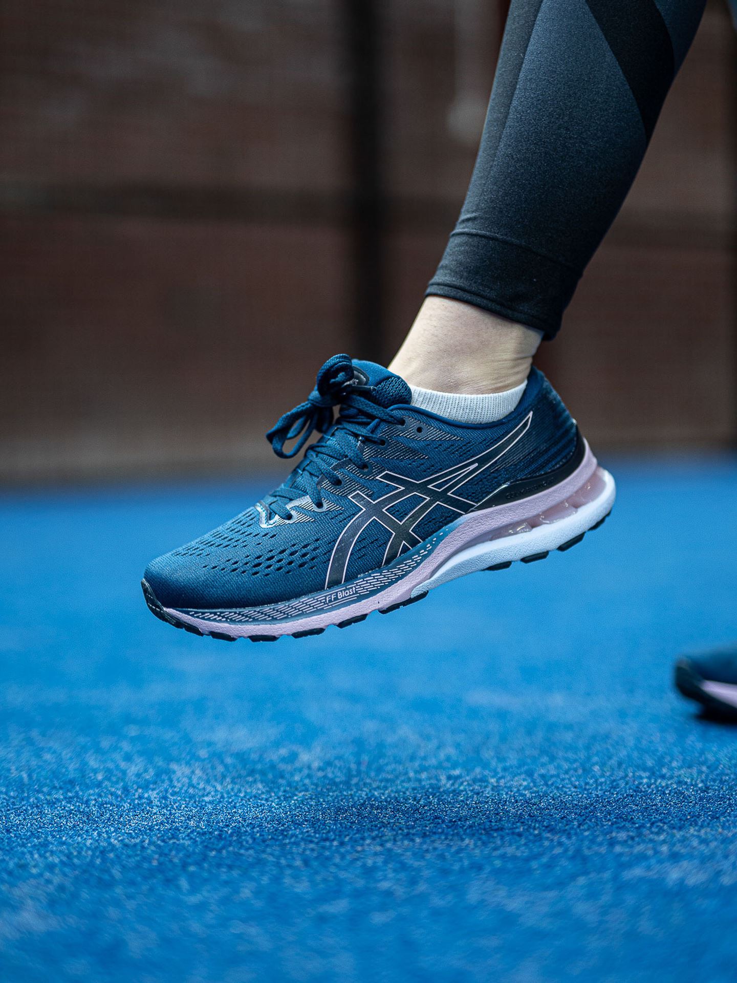 Gel-Kayano 28