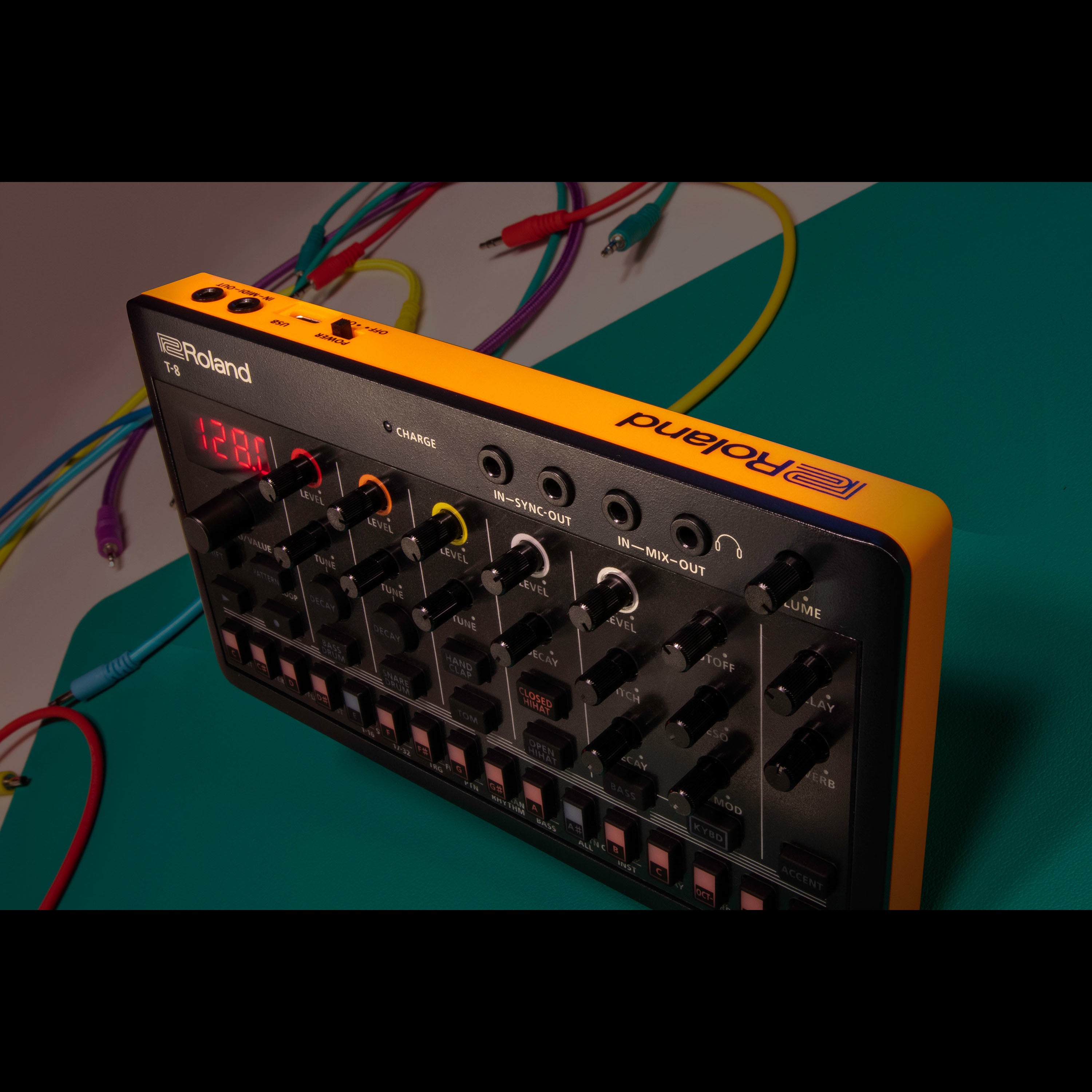 Roland AIRA Compact T-8 Beat Machine