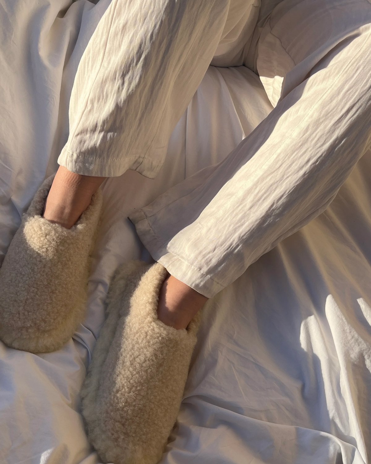 Ulltøfler Dame – Ullfleece og Skinn – 100% Merino | Mama Snuggle Slips