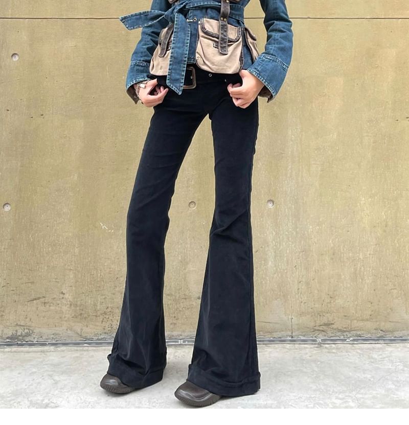 GAGAO - Bootcutbroek van corduroy met middelhoge taille en riem