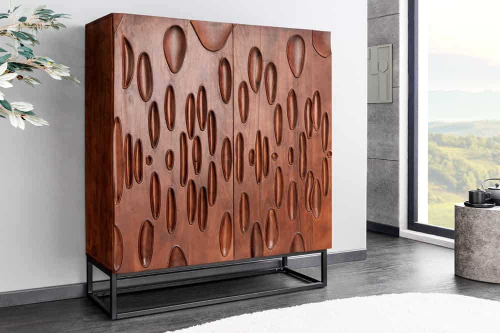 Massives Highboard DUNE 120cm walnuss-braun Akazienholz 3D-Design schwarz Metall