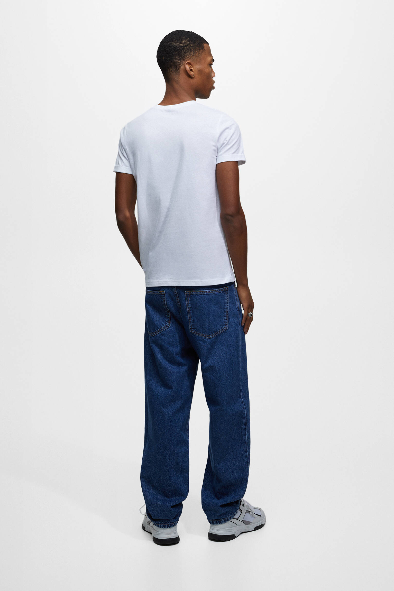 CAMISETA BÁSICA CORTE MUSCULAR - BRANCA