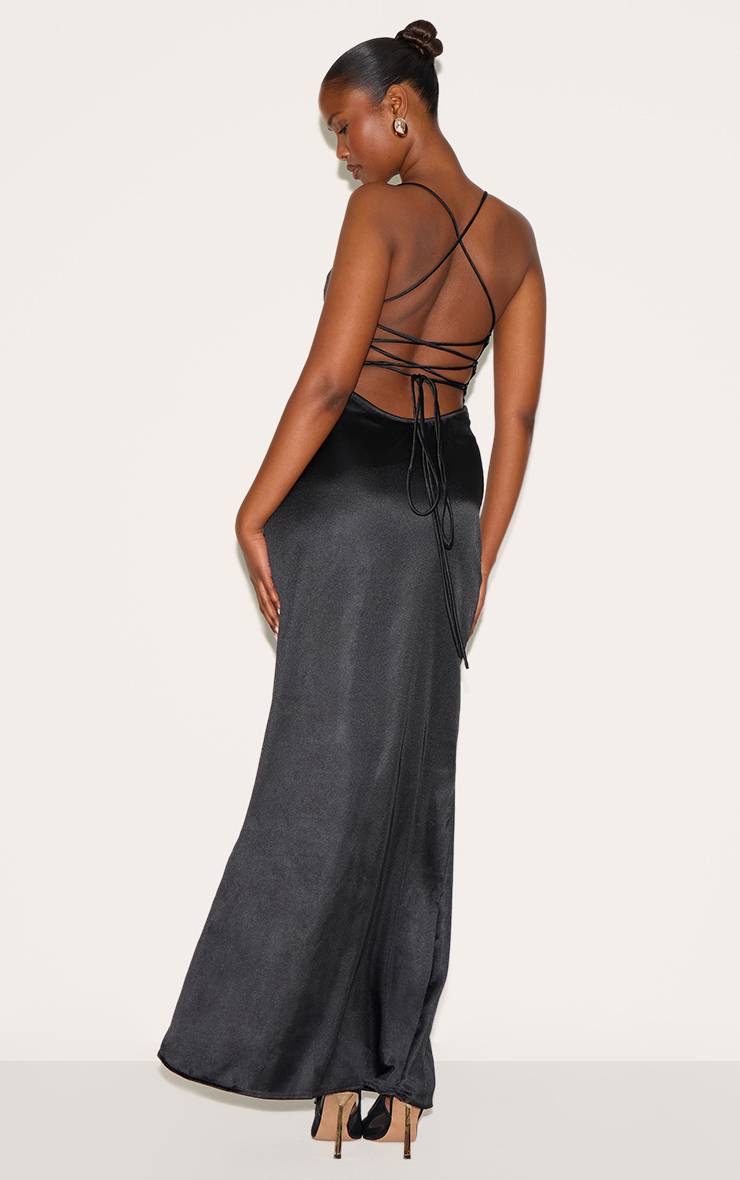 Noir Robe Longue En Satin Avec Nœud Au Dos