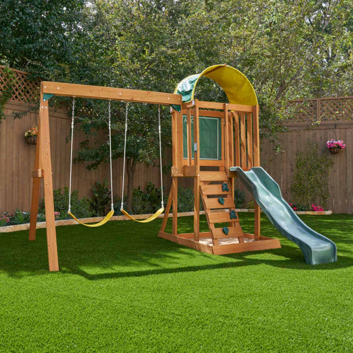 KidKraft Houten Speelhuis met Glijbaan en Schommels