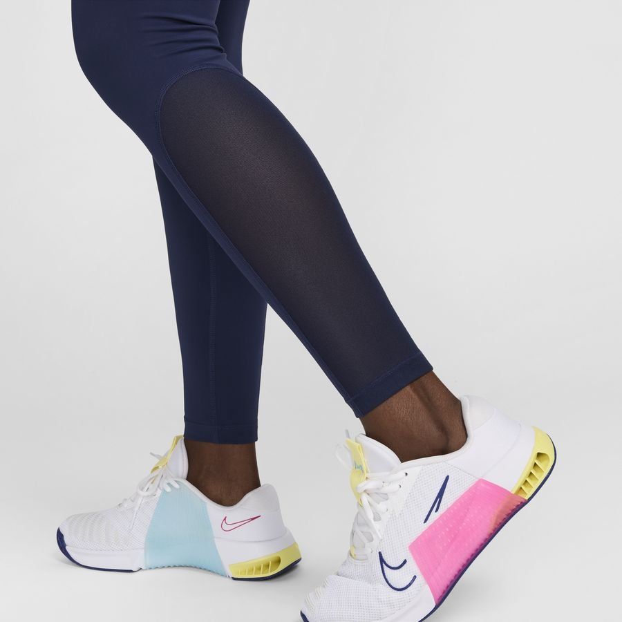 Nike Pro