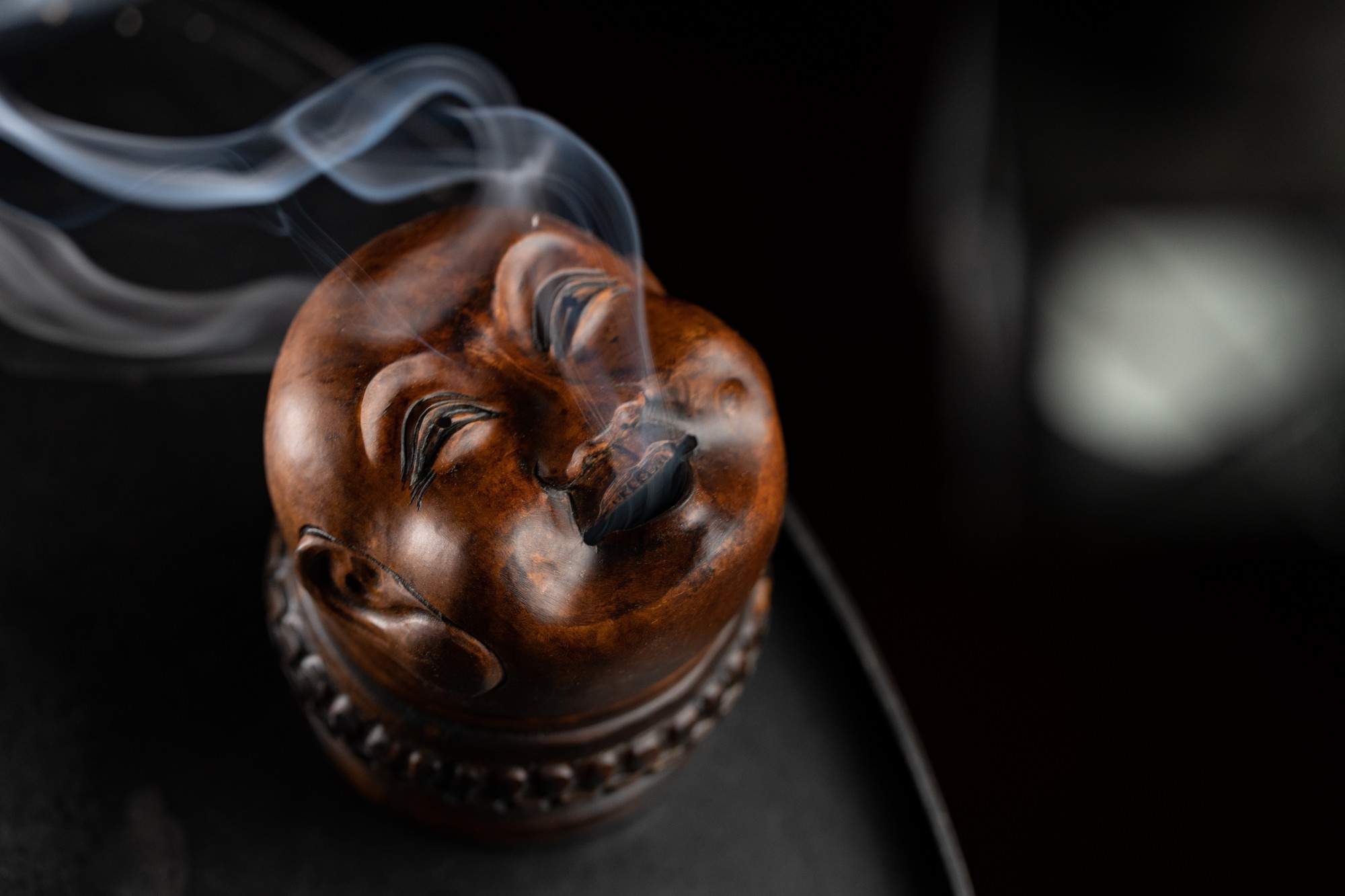 Räucherkegel-Halter 'Buddha', Holz, B 10 cm, H 10 cm, T 11 cm von fischer's lagerhaus