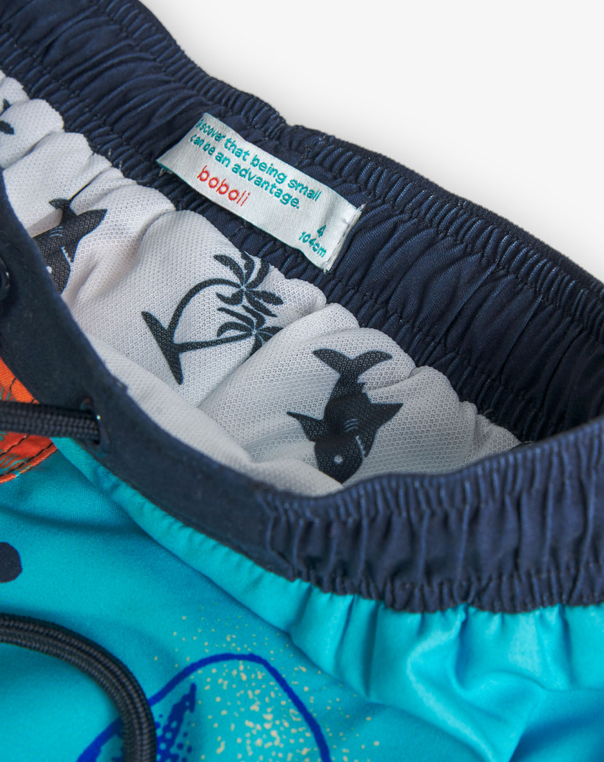 Badeshorts SHARK ZONE in bunt