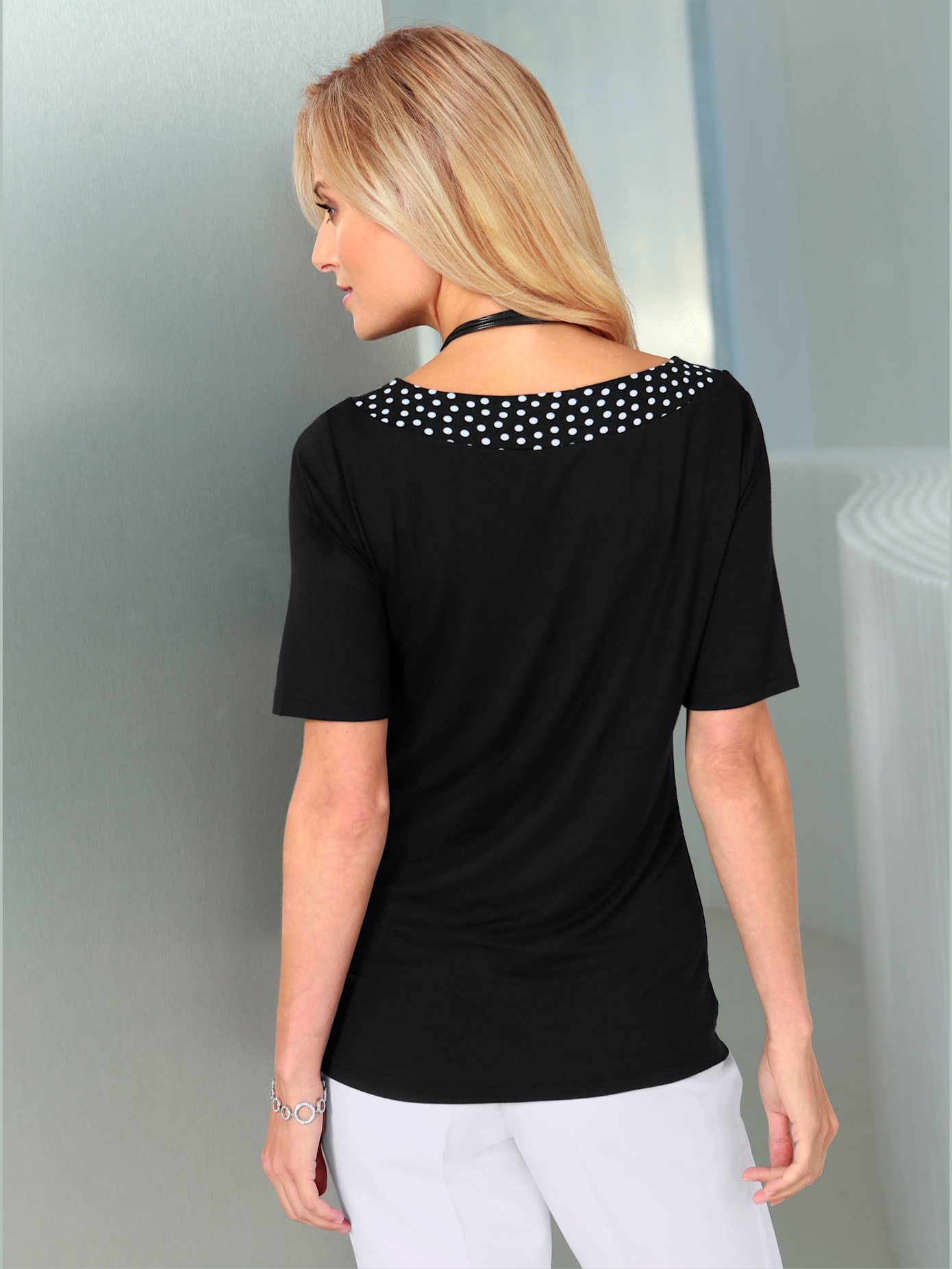 T-shirt manches courtes col à pois aplique métallique