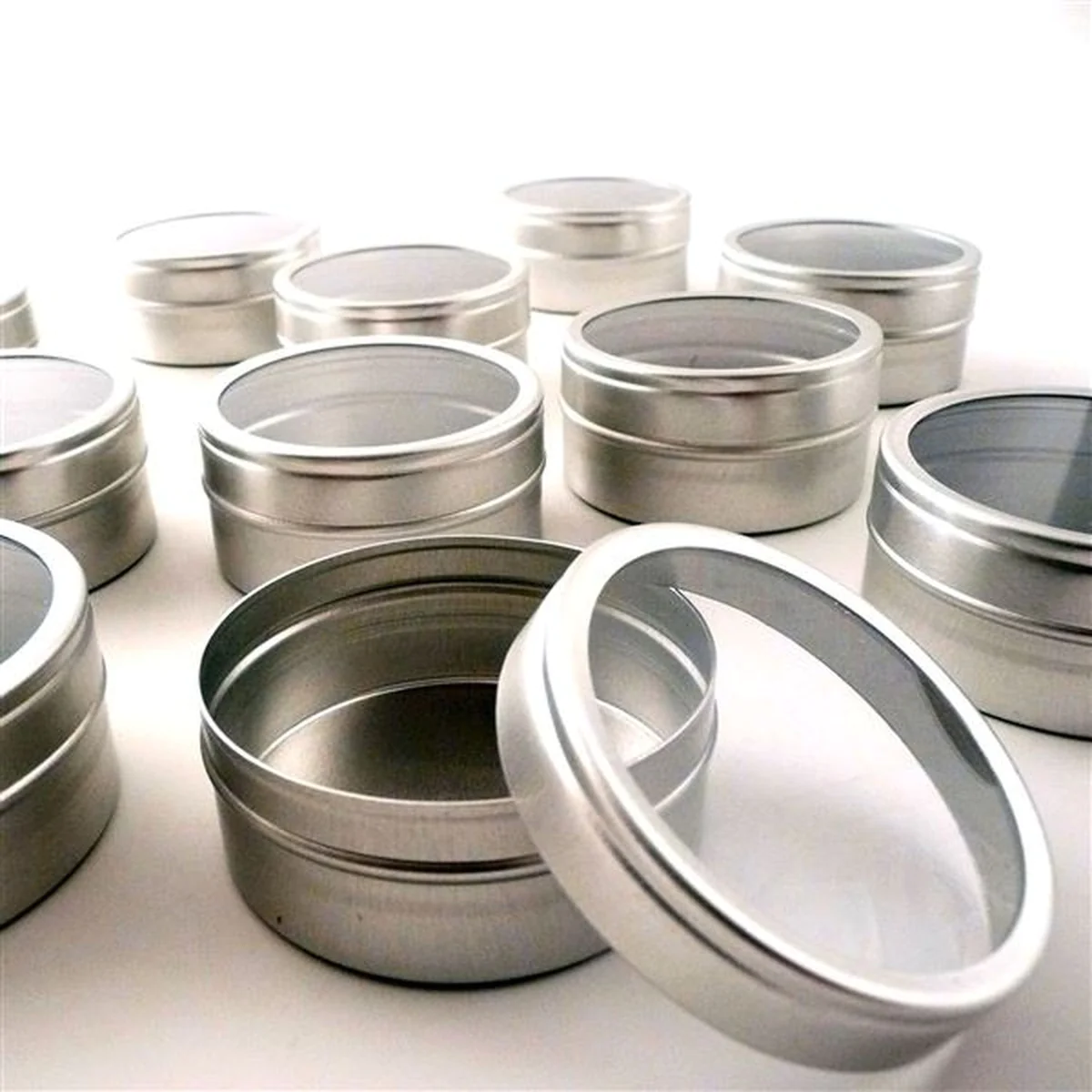 30 boîtes métalliques à couvercle transparent 5,3 cm Toga