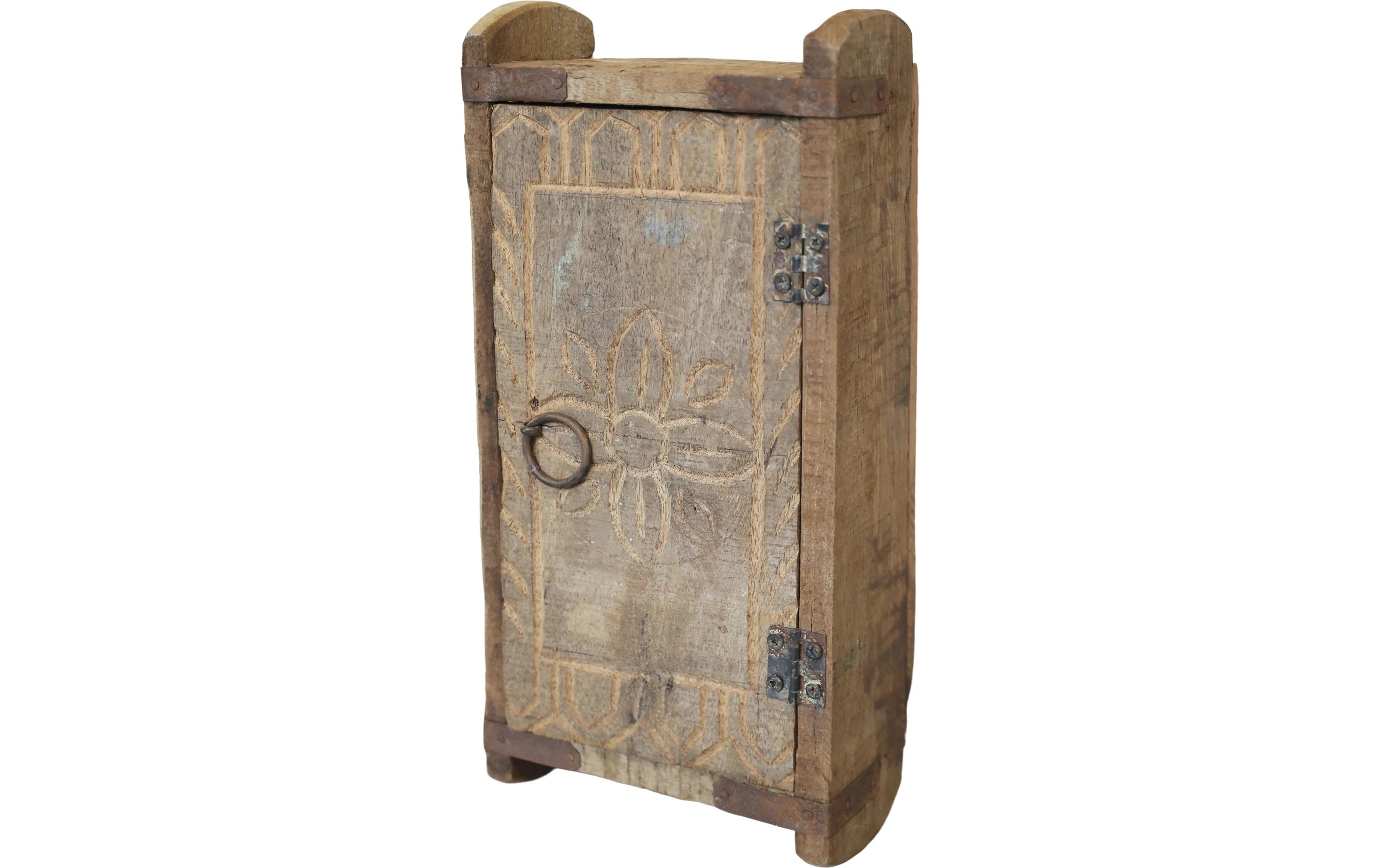 Wandschrank Grimaud aus Backsteinform NatureRetro-Hängeschrank mit Tür
