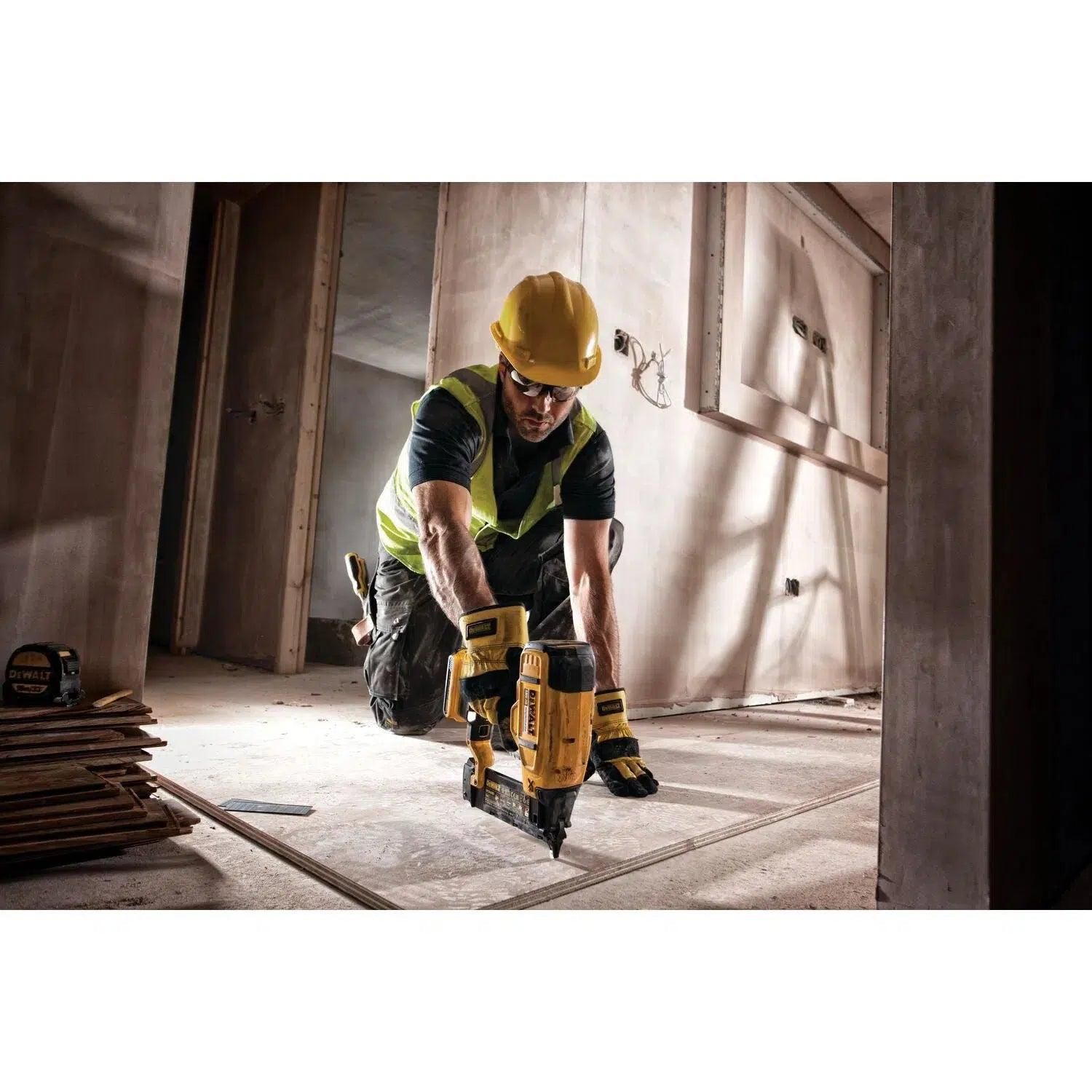 DeWALT DCN680NT Accu afwerktacker 18Ga 18V XR Basic Body in TSTAK