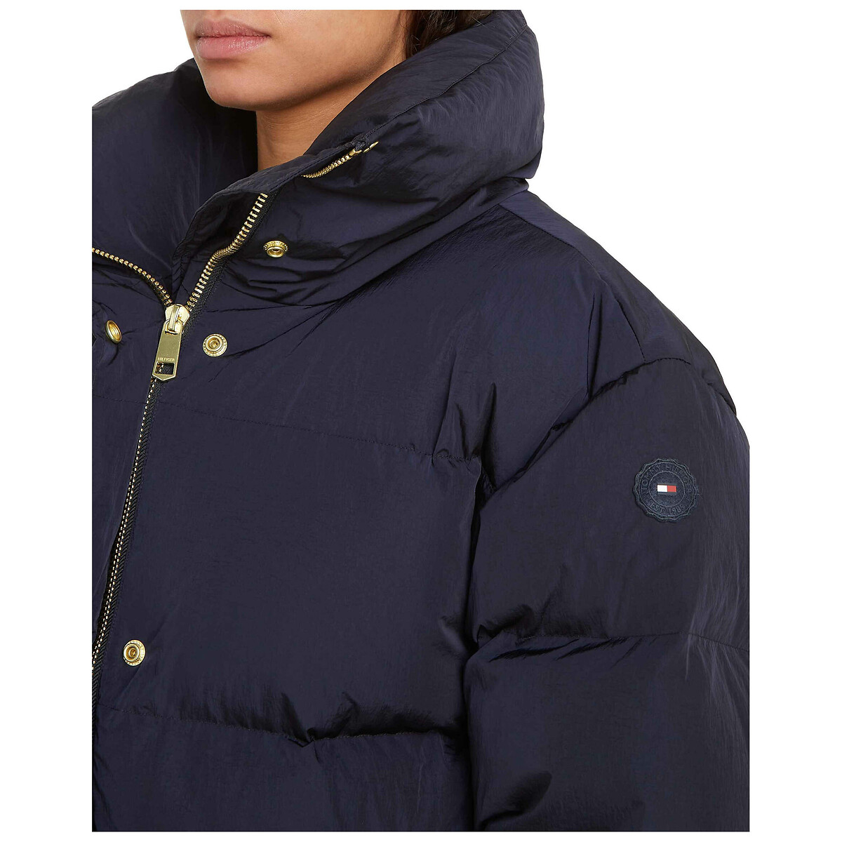 TOMMY HILFIGER<br>Jaqueta de manga comprida com gola alta e enchimento de plumas