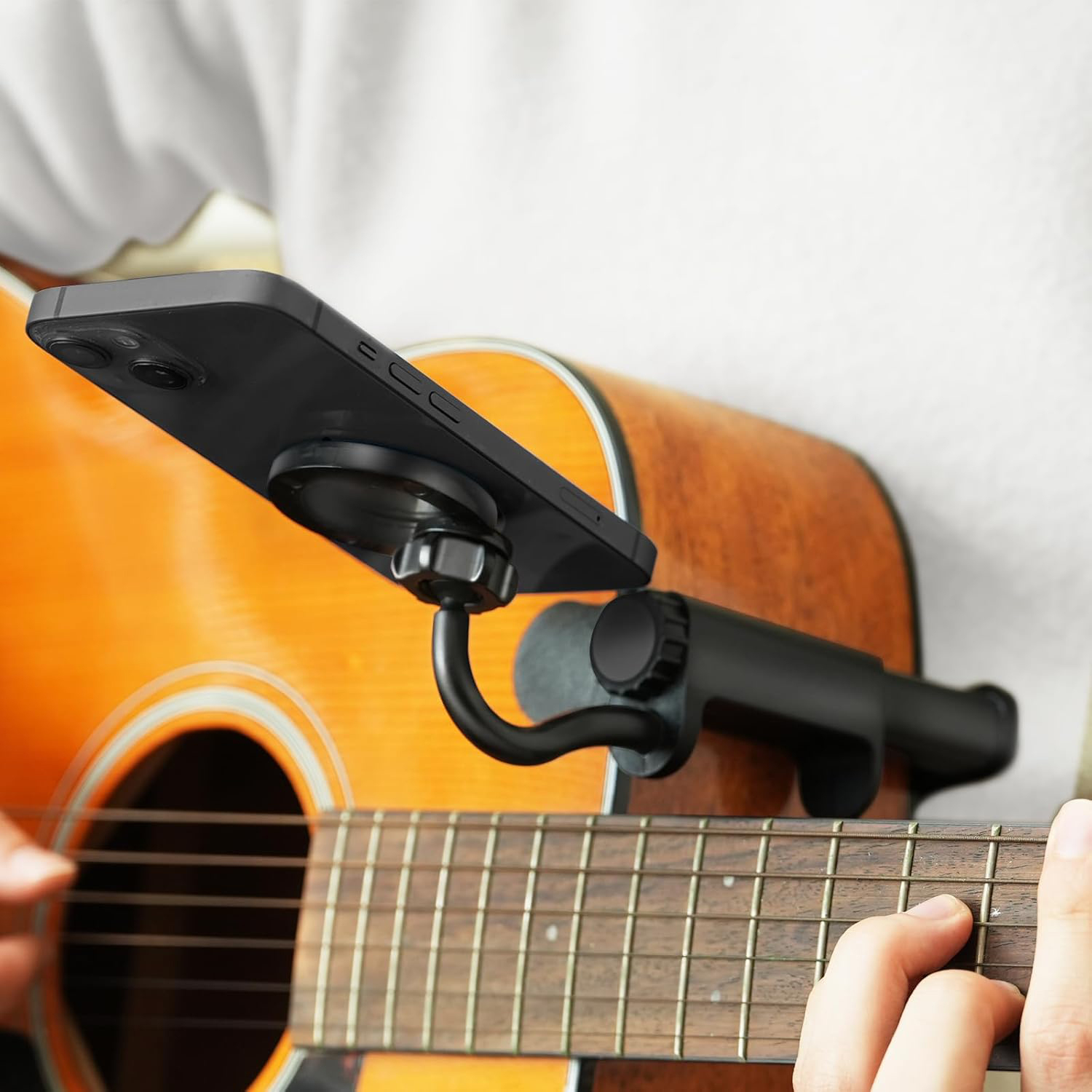 Universal MagSafe Gitarren Smartphone Halterung 360° Drehbarer Handy Clip für Gitarre / Bass / Ukulele - Schwarz