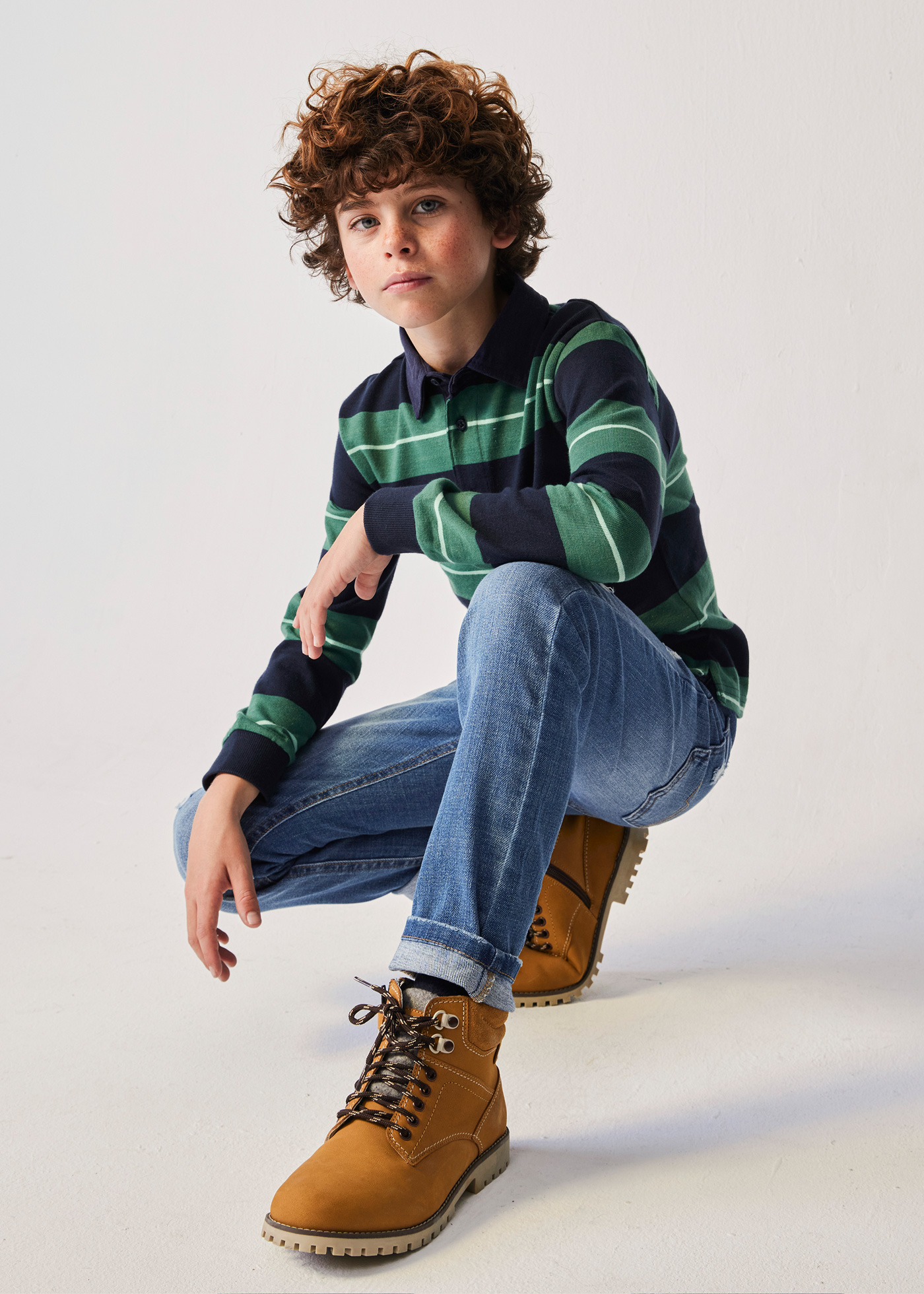 calça jeans desgastada Better Cotton para meninos