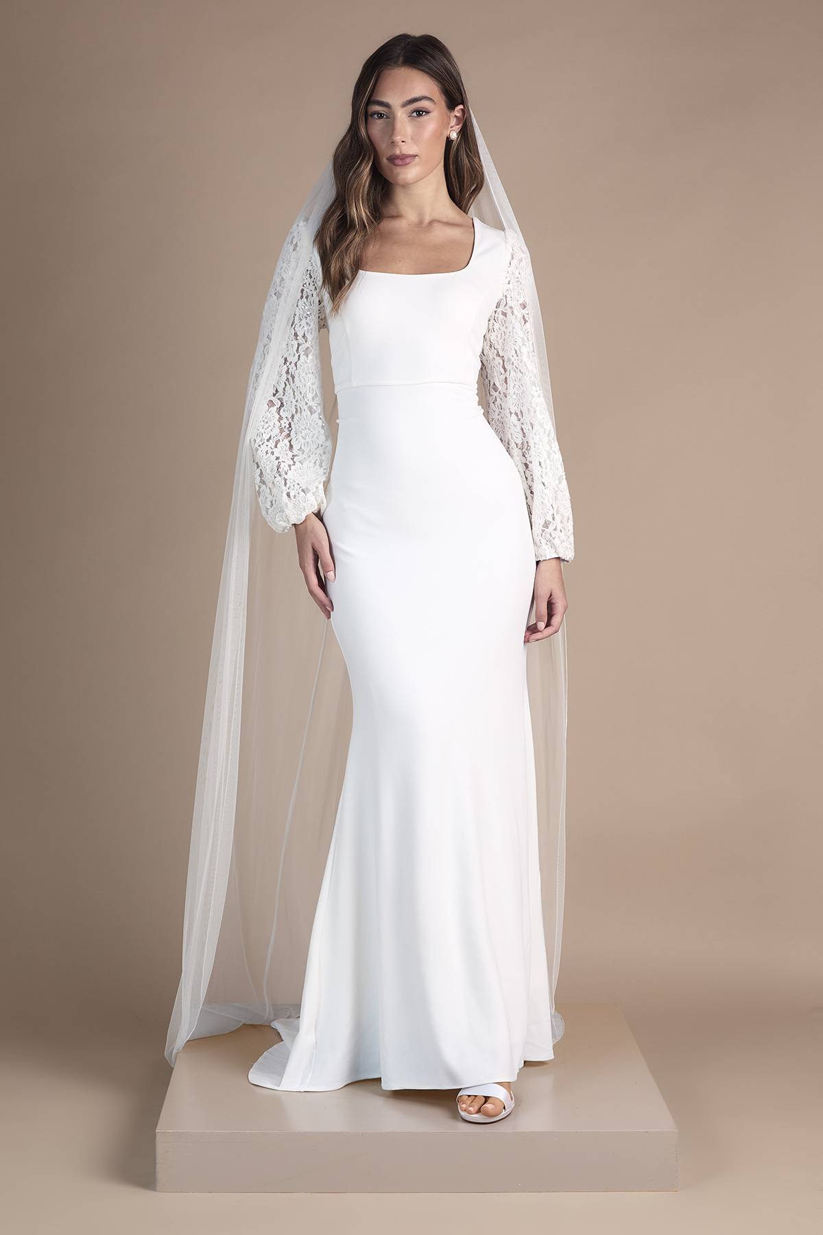Coast Robe de Mariée Maxi Queue de Poisson à Encolure Carrée et Manches Statement