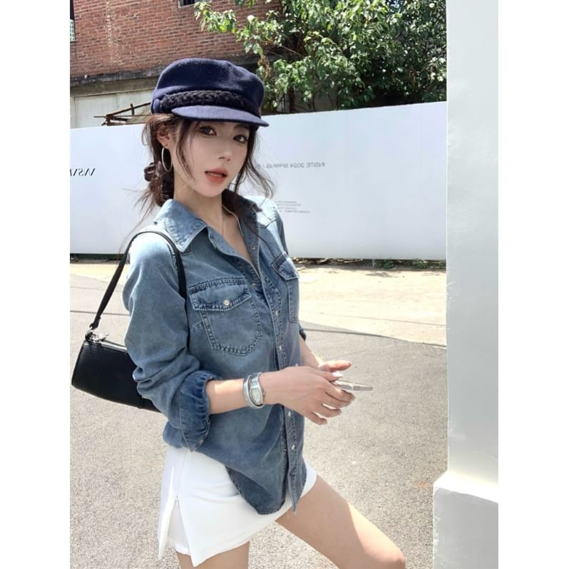 Flowerisque - Gewassen denim overhemd met lange mouwen en kraag / Effen mini-kokerrok met hoge taille