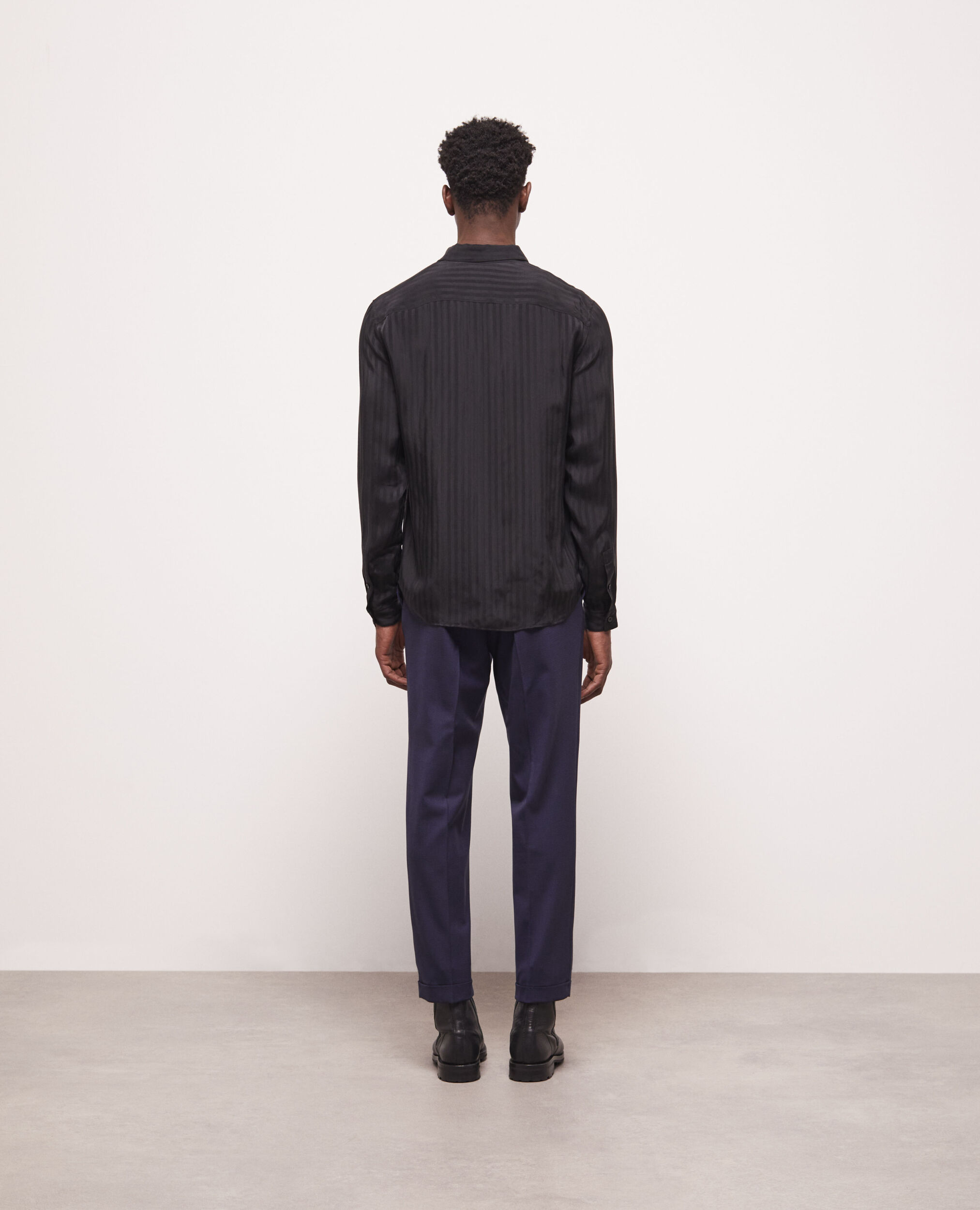 Chemise col classique à rayures noire