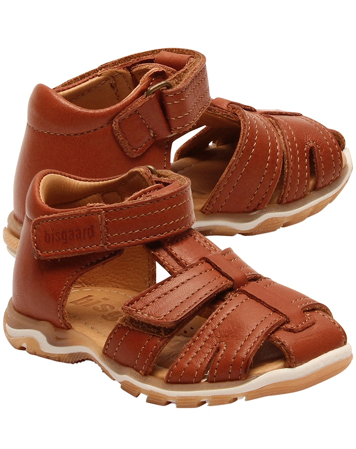 Sandalen ANNI mit Zehenschutz in cognac