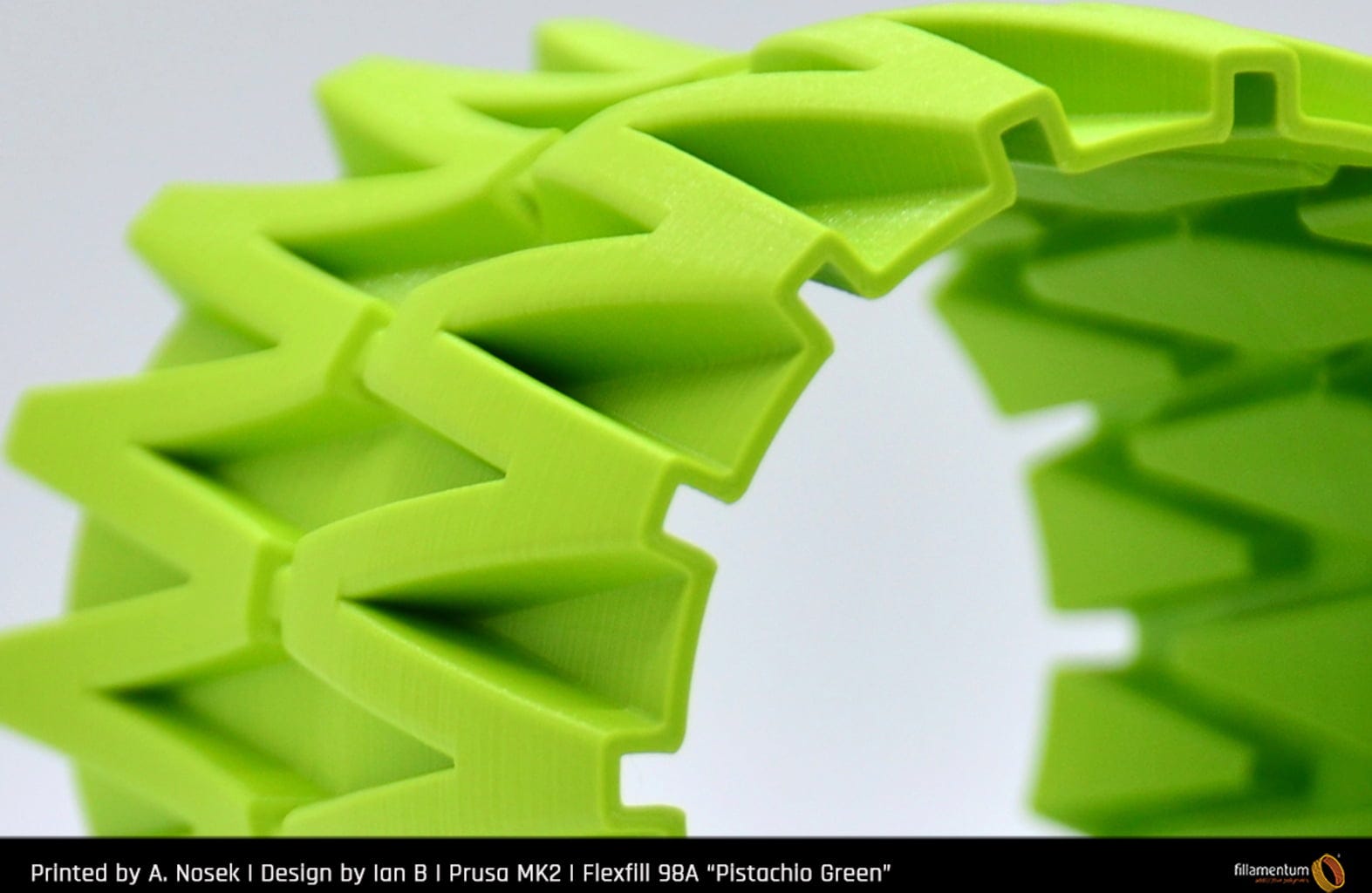 Fillamentum  Flexfill TPU 98A Pistachio Green, 2,85 mm (500 g)    Elastisches Filament mit Shore Härte 98A in Pistaziengrün