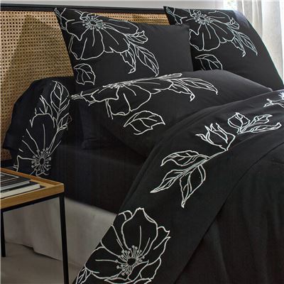 Linge de lit percale grandes fleurs brodées - BECQUET CRÉATION