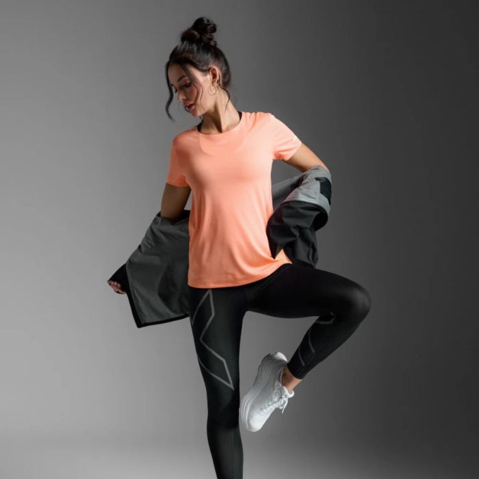 2XU Dame T-shirts Light Speed Tech Tee Orange