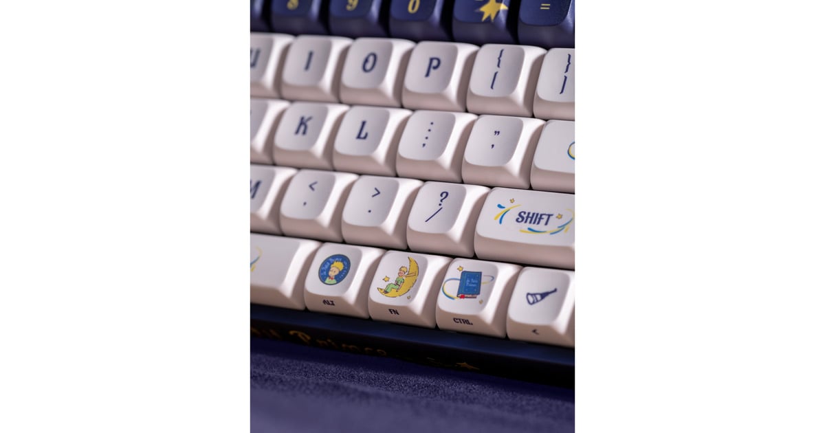 IqunixF97 Starry Tryst, gaming toetsenbord  (Donkerblauw/wit, US lay-out, IQUNIX Little Prince, RGB leds, 96%, Hot-swappable, PBT, 2.4GHz | Bluetooth 5.1 | USB-C)