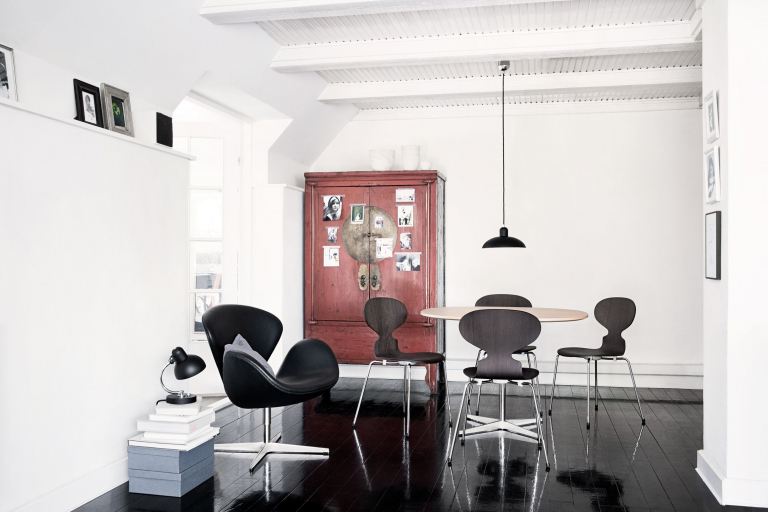 Fritz Hansen A603 tafel wit laminaat 100x100
