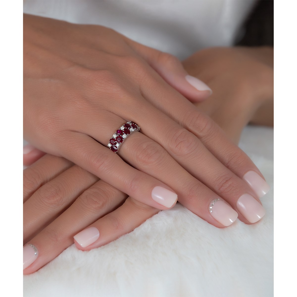 Bague ADEN Or 585 Blanc Rubis et diamants 2.524grs