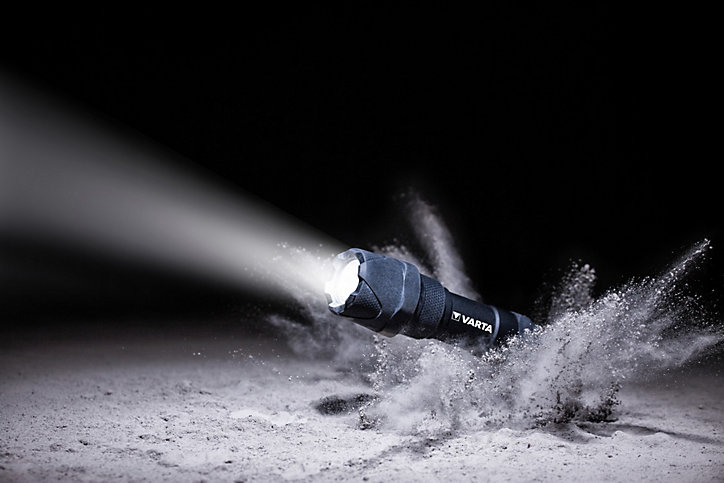 Lampe torche indestructible Varta F10 Pro 300 lumens